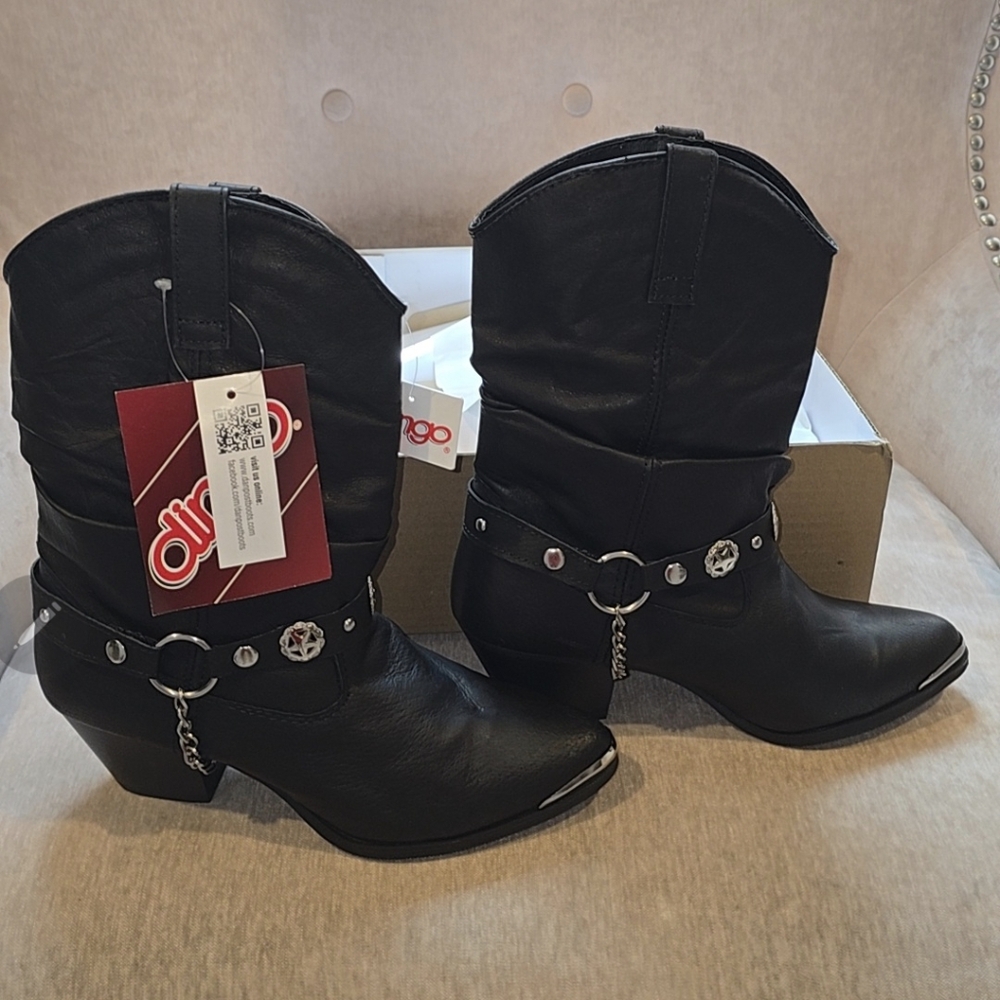NWT Cowgirl Boots